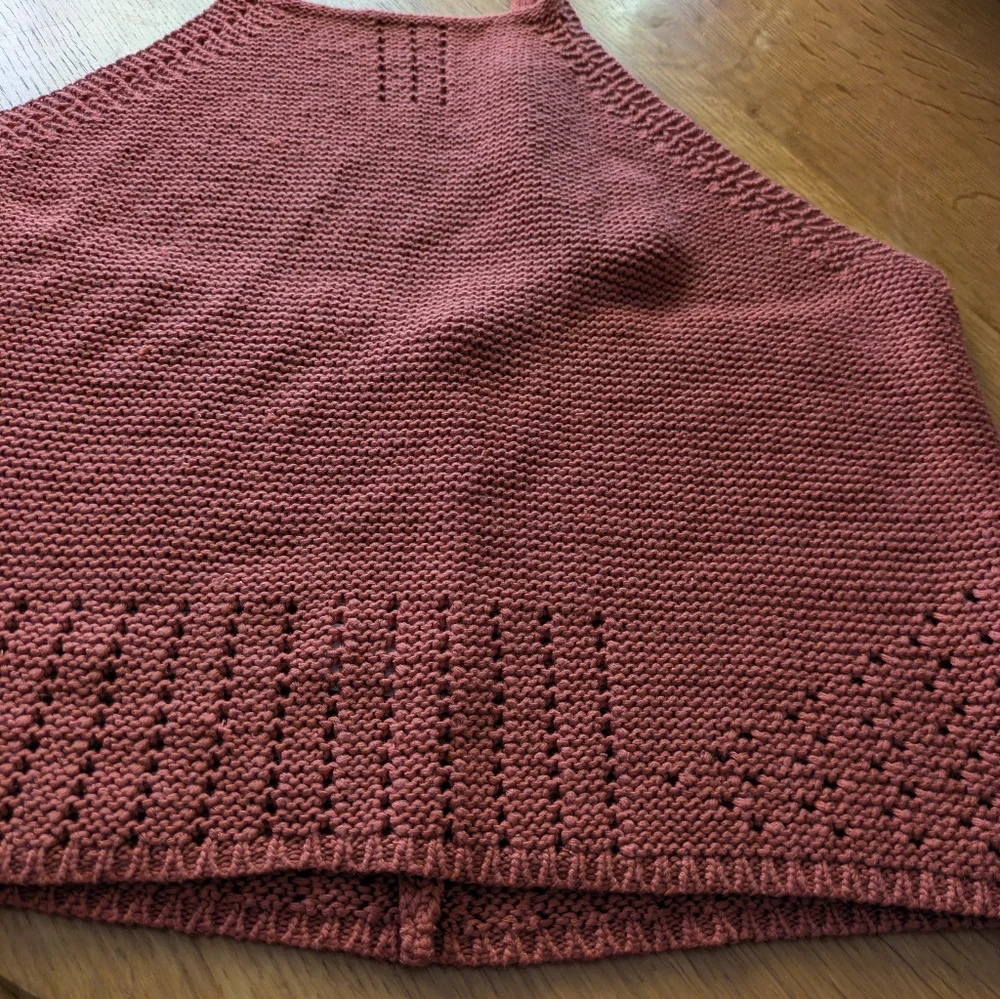 3/$15 Active USA Knit Halter Top in Rust Orange Large - Picture 3 of 6